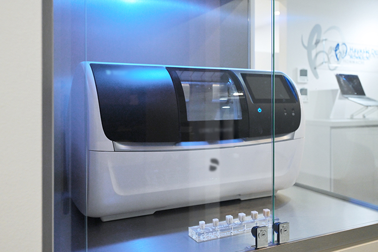 はやし歯科ほんまち院 大阪市中央区 CAD／CAMシステム。先進の医療機器を多く導入