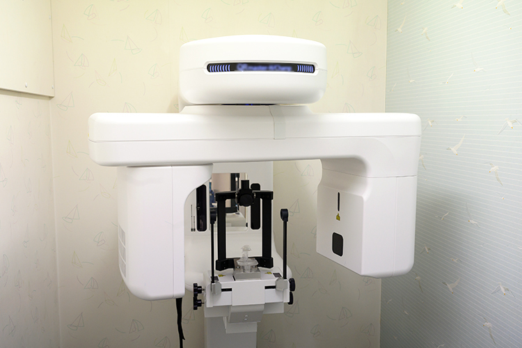 海岸歯科Oral Care 千葉市中央区 歯科用CTを用いて精密な検査を行う