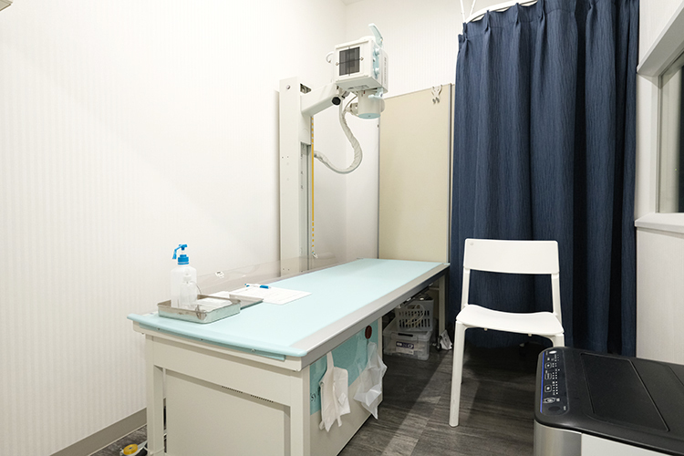 押領司内科クリニック 福岡市中央区 健康診断に必要な機器を取りそろえている