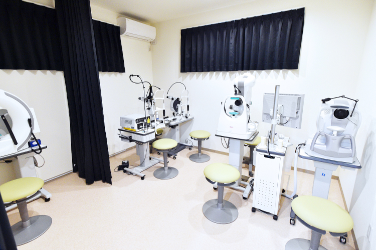 松山眼科クリニック 四條畷市 検査機器は充実している