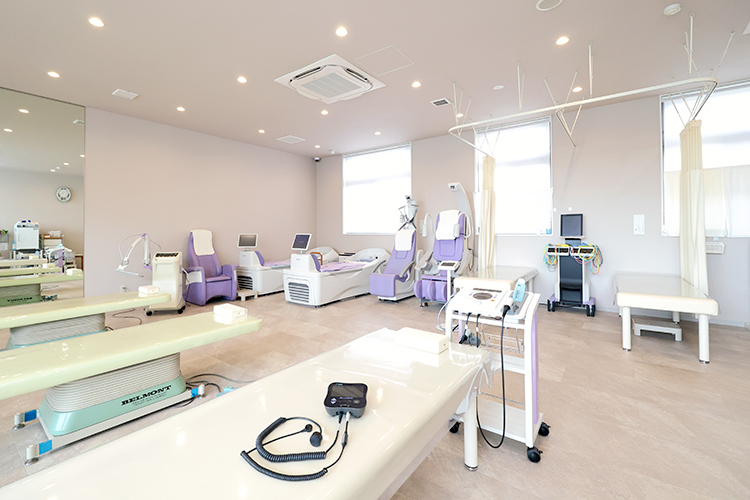 まの整形外科リハビリクリニック 京都市山科区 看護師、理学療法士、作業療法士などが連携してリハビリまで行う