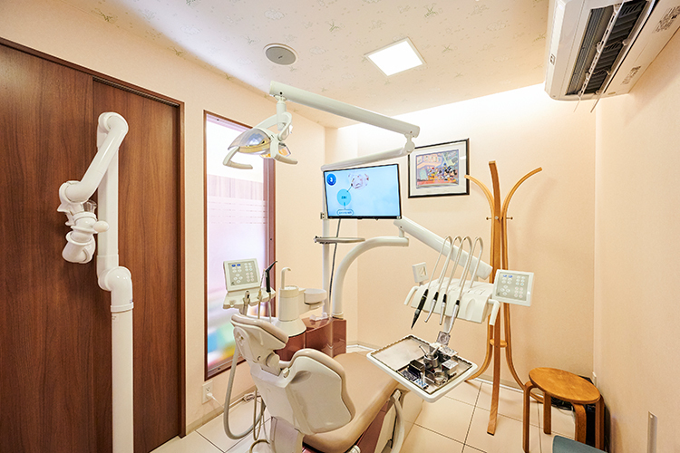 天神歯科クリニック 江東区 レーザー機器も備えた完全個室の診療室