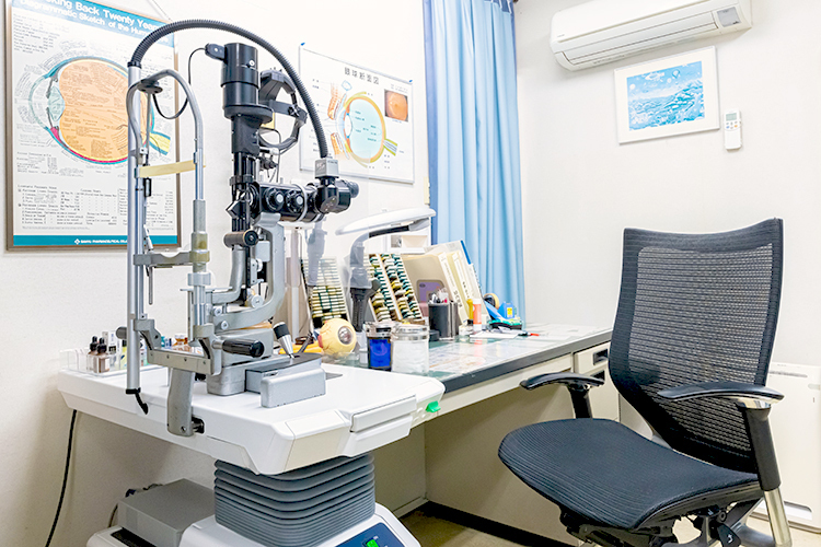 津田眼科医院 市川市 さまざまな目の治療を行っている