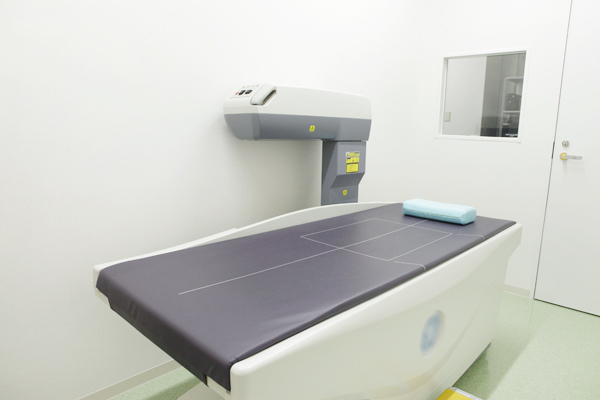 もりのぶ整形外科 伊予市 DEXA法を用いて骨量を測定する新鋭の骨密度測定装置を導入