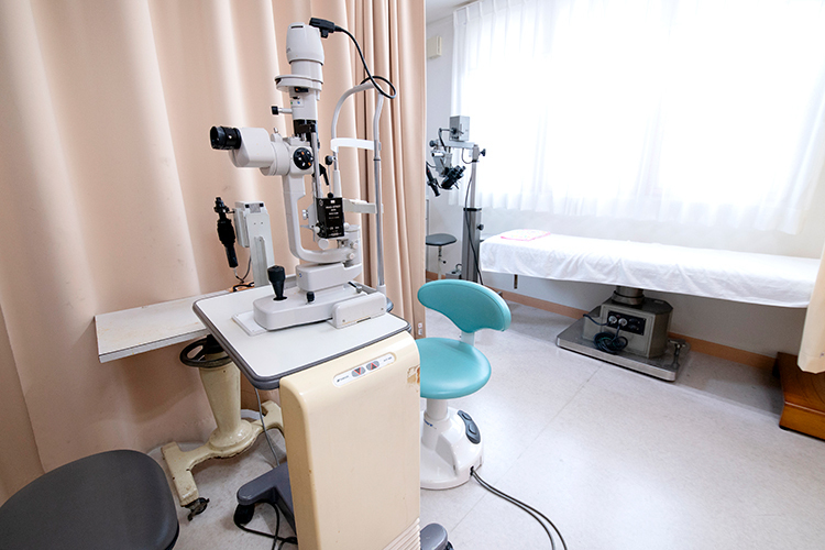 哲学堂 石井眼科医院 中野区 患者との会話を大切に診療にあたる