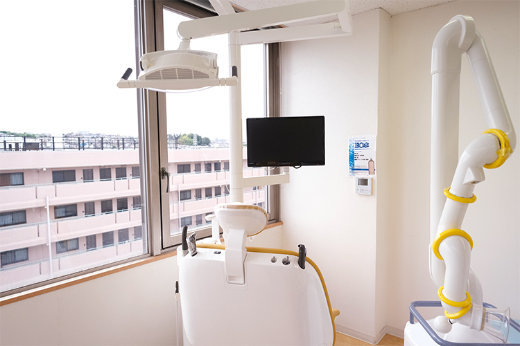 はいはら歯科 枚方市 診察室はプライバシーに配慮し、半個室となっている