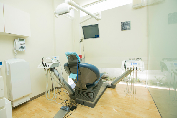 松下歯科医院 大府市 個室でプライバシーに配慮した診察室