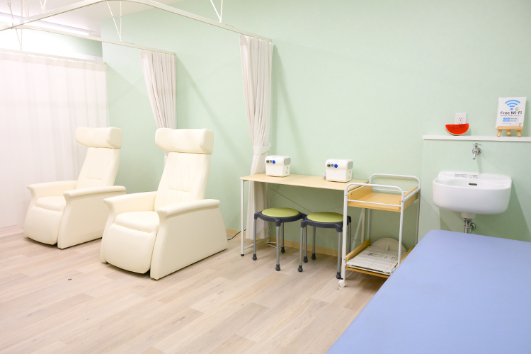 スイカキッズクリニック 千葉市美浜区 院長の信頼する経験豊富な看護師が、きめ細かなサポートを行う