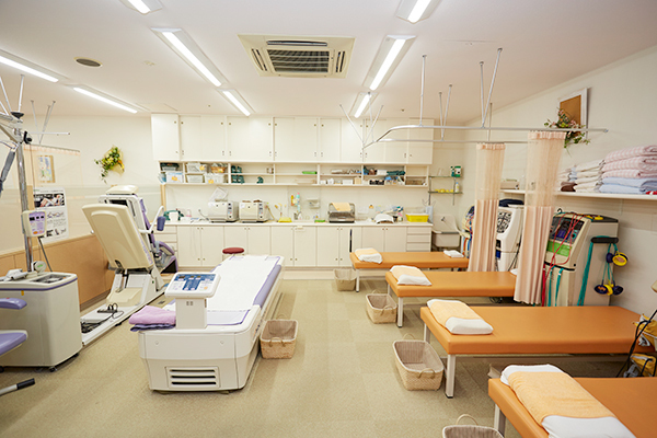 まえだペインクリニック 伊丹市 リハビリテーション器具なども充実