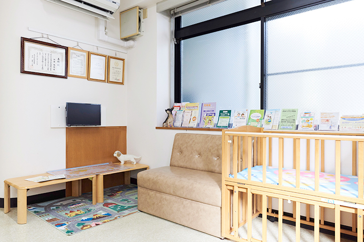 加藤内科小児科医院 大田区 キッズスペース。子ども連れでも安心して通える