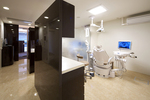 すがたデンタルクリニック 神戸市東灘区 治療スペースは広々としており、落ち着きのある雰囲気
