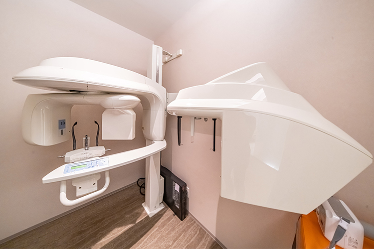 ドルミーレデンタルオフィス表参道 港区 歯科用CTを導入し、精密な治療につなげている