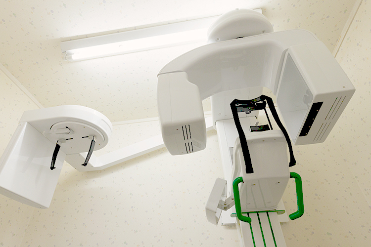 とみさわ歯科医院 調布市 CTも備え、診療の精度向上に役立てている