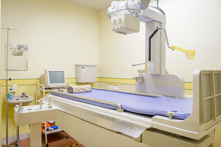 ほこいし医院 松山市 スペインをイメージしたレントゲン室