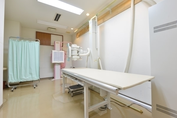 医療法人社団フレシェア 若宮診療所 中野区 院長の得意分野である、レントゲンの読影で適切な診断を下す