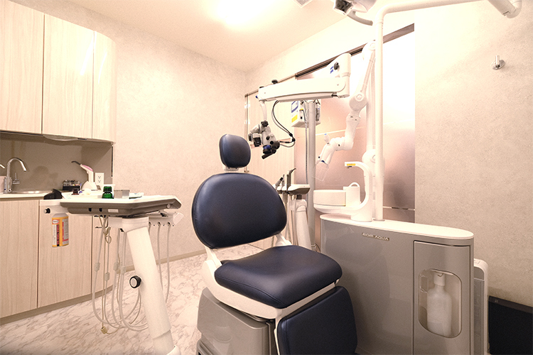 みのん歯科医院  渋谷区 個室が2部屋、ユニットは全部で4台ある