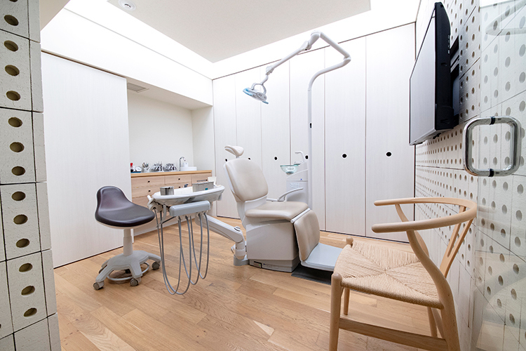 もも矯正歯科 品川区 診療室は個室を採用し、プライバシーの配慮もなされている