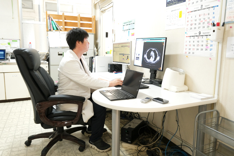 梶原内科医院 飯塚市 診察室。患者に寄り添った医療を提供