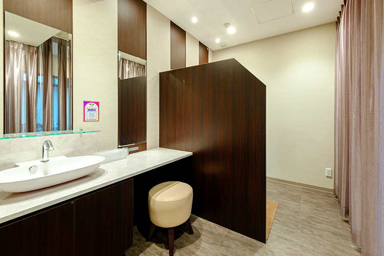 リンクス皮フ科クリニック 横浜市港北区 落ち着いてメイクを直せるパウダールームも