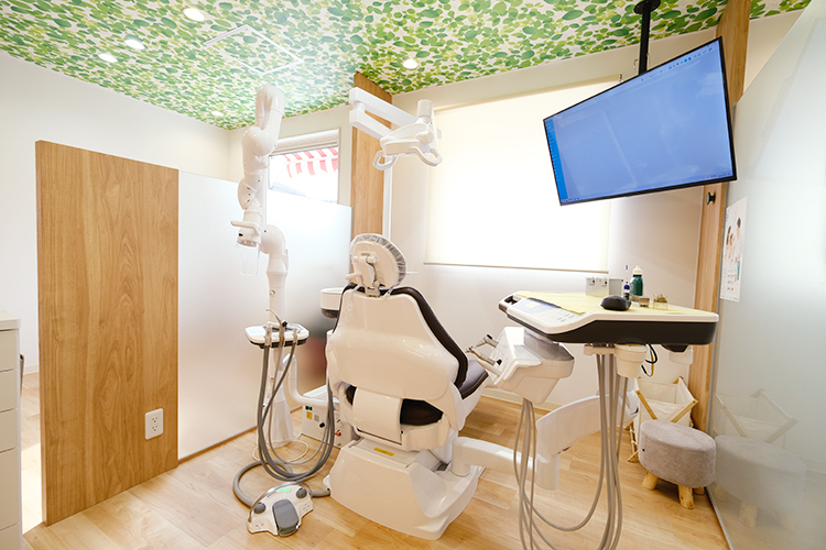 印西 森のはいしゃさん 印西市 院長が適切な判断と丁寧な問診を行う診察室
