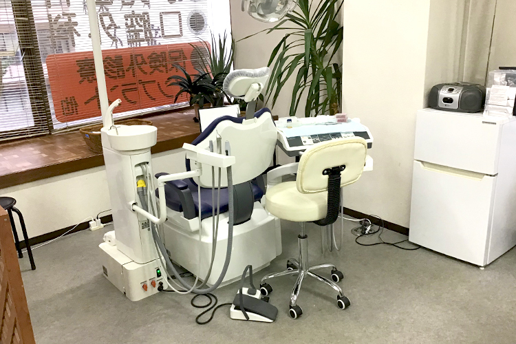 松永歯科医院 茅ヶ崎市 患者とのコミュニケーションを大切に日々の診療にあたる