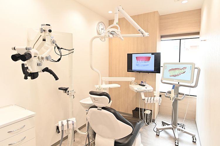 もとやまエキ歯科 神戸市東灘区 患者に寄り添った丁寧な診査、治療を心がけている