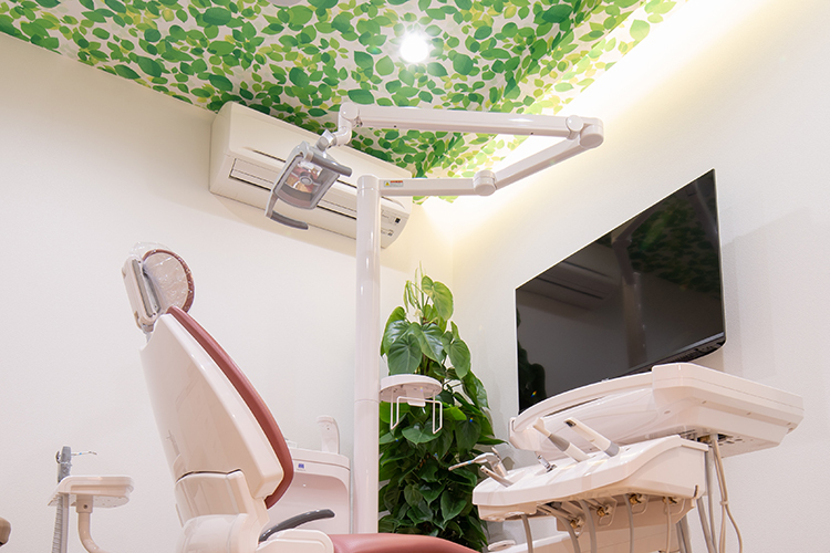 百瀬歯科医院 世田谷区 小児の個室では3つの異なる壁紙の個室が用意