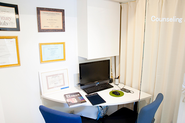 ホワイトデンタルクリニック中野院 中野区 カウンセリングルームで治療についてじっくり相談