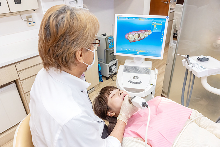 こまむら歯科クリニック 調布市 かぶせ物の設計から作製まで院内で行い、患者の負担を軽減