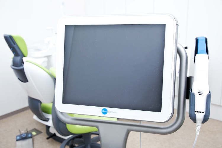 松本矯正歯科クリニック 新宿区 より正確な診断と治療を行うために口腔内3Dスキャナーを導入