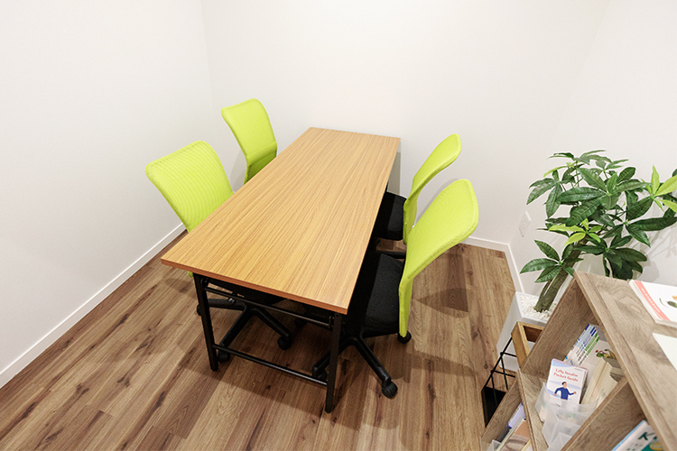 叶澤メディカルクリニック ふじみ野市 患者一人ひとりに合ったアドバイスをしている