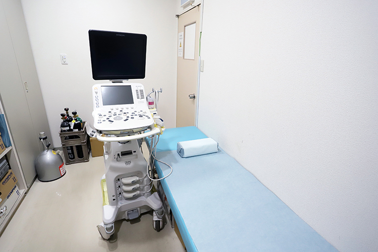 村岡クリニック 横須賀市 エコーなど、検査機器もそろえている
