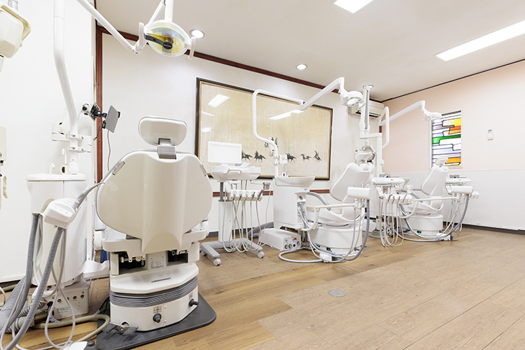 林歯科医院 町田市 院長、スタッフともに患者とのコミュニケーションを大事にする