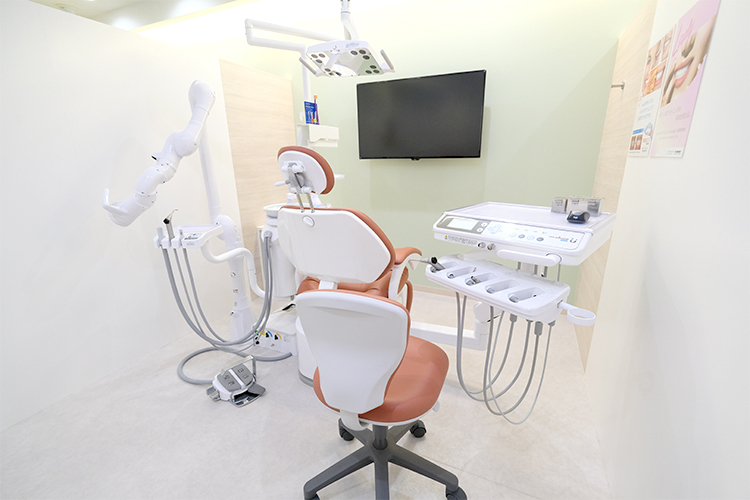 上尾かしわざ歯科医院 上尾市 やわらかいソファーを採用したユニット