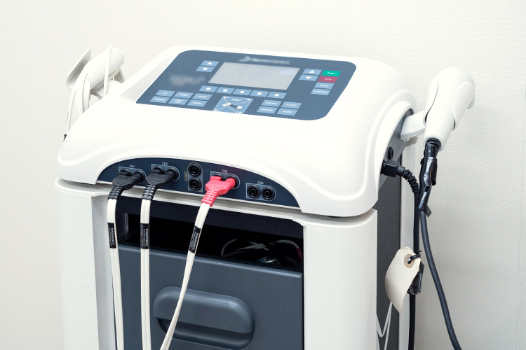 高輪台整形外科クリニック 港区 超音波治療器。音波による振動で炎症や痛みを和らげることを図る