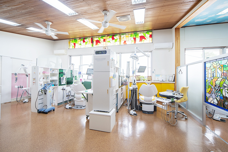 渡辺歯科医院 柏市 診察室からキッズスペースが見えるので安心