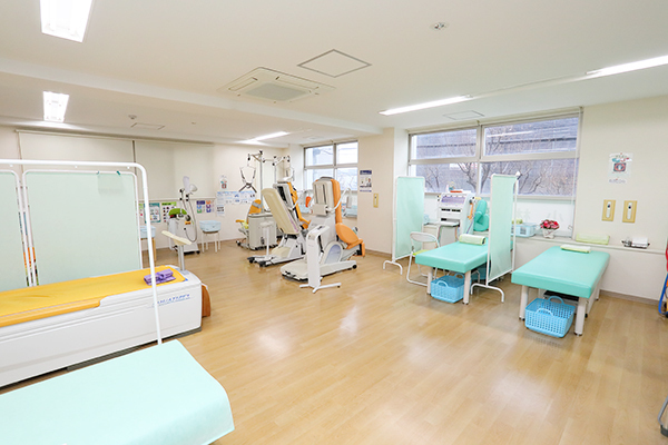 小林整形外科クリニック 神戸市東灘区 治療機器をそろえ、患者の症状に合ったリハビリテーションを提供