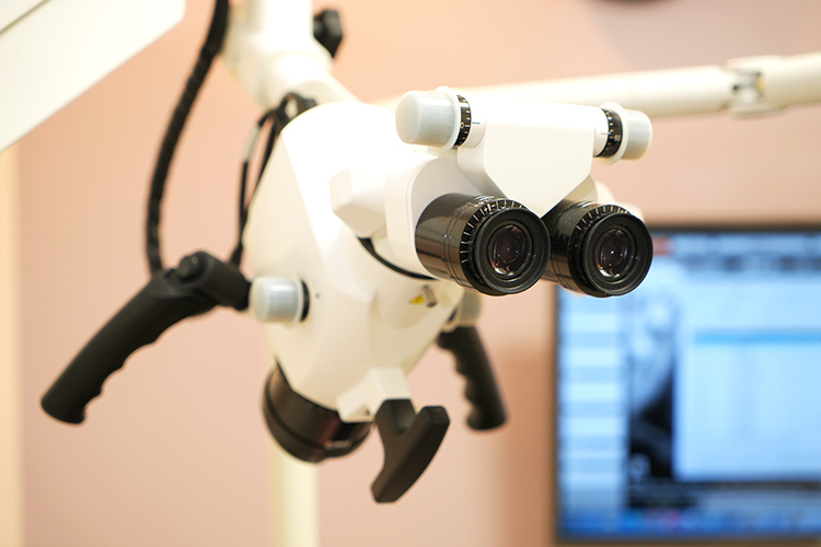 品川御殿山クレイン歯科 品川区 先進のマイクロスコープを導入しており、精密な治療を行う