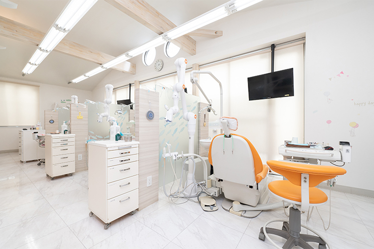 まつお歯科 三郷市 診察台には口腔カメラも備えられている