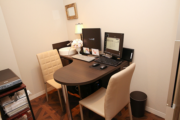 COCO DENTAL CLINIC 大阪市旭区 治療への要望や計画について話し合えるカウンセリングルーム