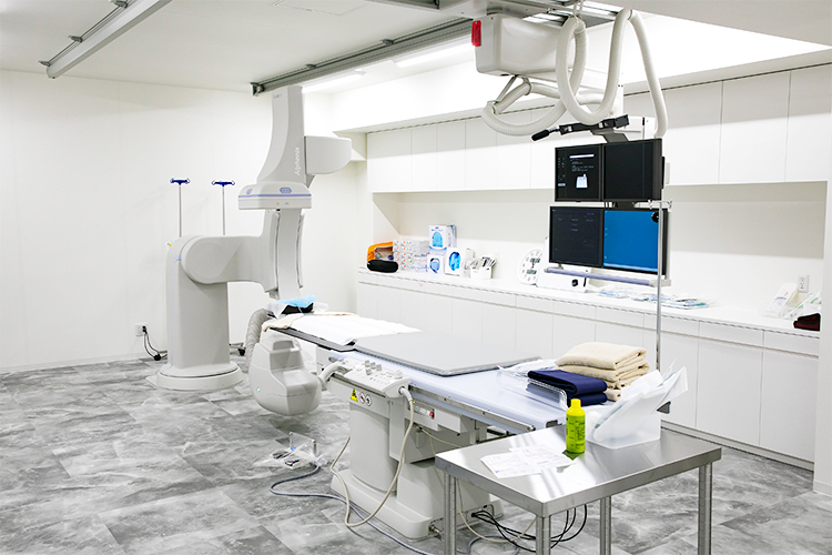 ILC国際腰痛クリニック大阪 大阪市淀川区 院内には血管撮影装置のほか、MRIも備える