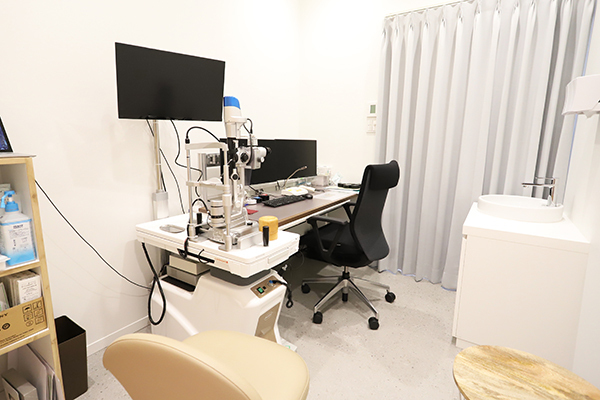 横浜鶴見中央眼科 横浜市鶴見区 手術前の検査も入念に行う