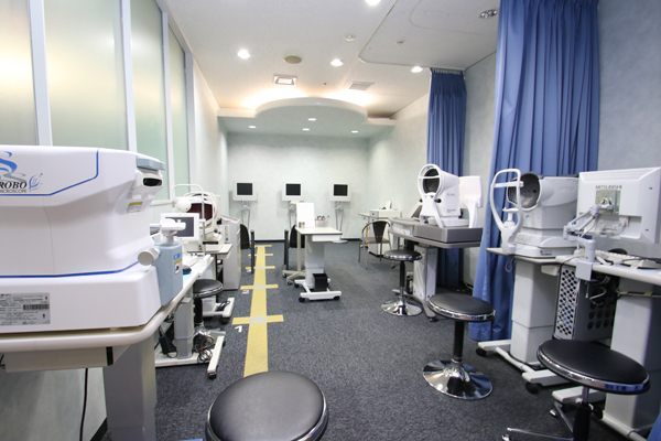 みなとみらいアイクリニック 横浜市西区 設備も充実しており、さまざまな治療に対応している