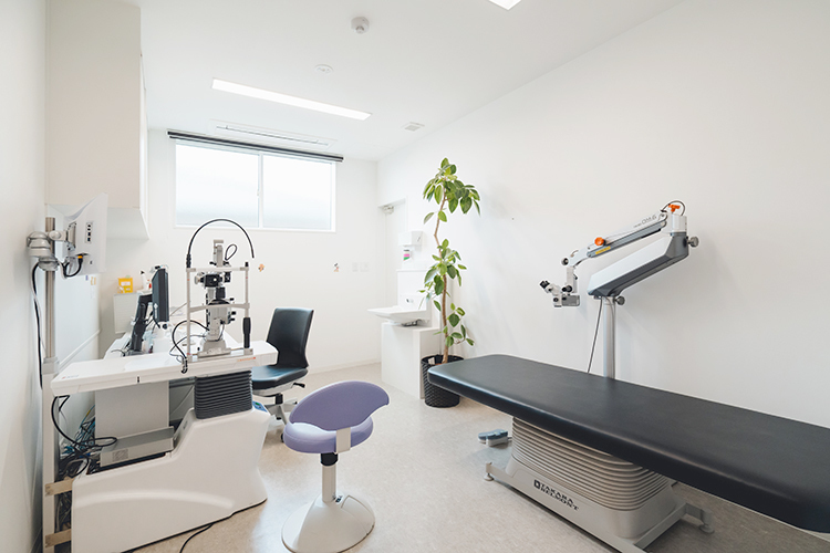 かわつ田中クリニック 松江市 内科は田中先生、眼科は小山先生、歯科は倉敷先生が担当