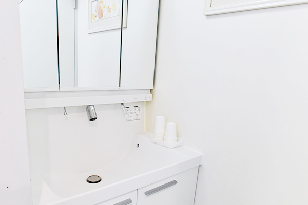 冨岡歯科医院  新宿区 清潔感のある洗面台