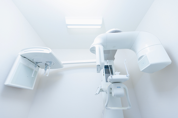 綱島さがわ歯科 横浜市港北区 歯科用CTなど検査設備が充実し、精密な治療につなげている