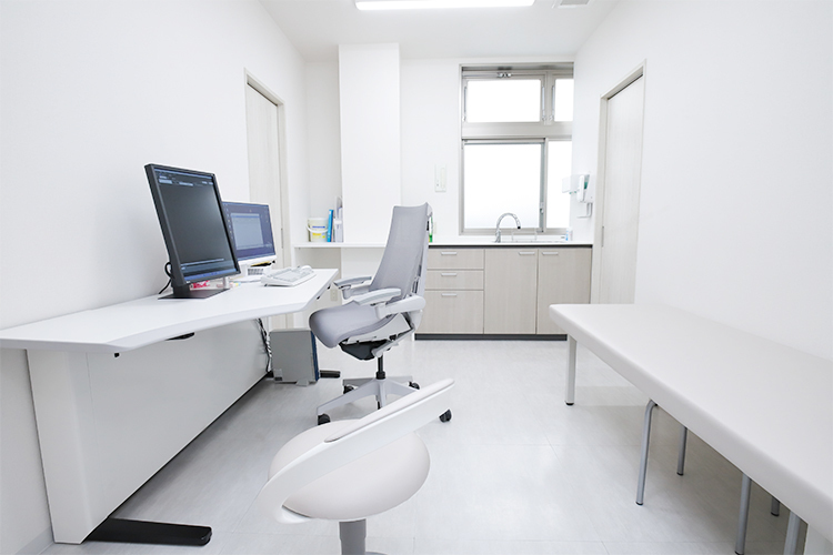 あさだ脳神経外科クリニック 大阪狭山市 患者の悩みに寄り添った、親身な医療を心がける