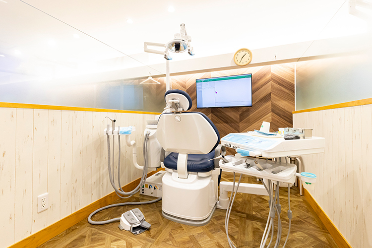 あお歯科  小児・矯正歯科クリニック 福岡市西区 プライバシー保護のためパーティションで区切られた診察室