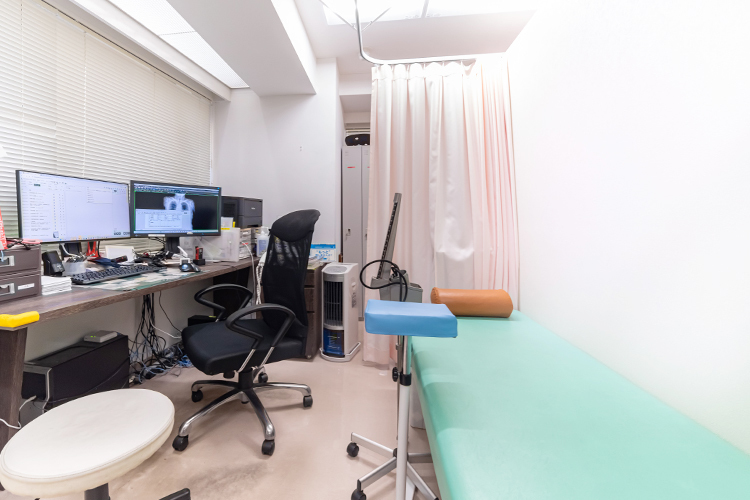 むすび葉クリニック渋谷 渋谷区 内装は「どこか懐かしい昔ながらの診療所」の雰囲気を意識