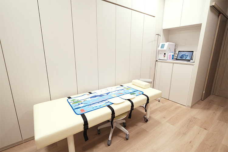 オリーブこどもクリニック 大阪市中央区 緊張を少しでも和らげるため、さまざまな工夫がされている